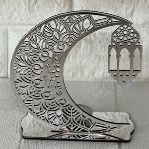 Ramazan Ayı 18 x16 Cm Dekoratif Pleksi Süs Hilal Ay İle Kandil Model Gümüş Renk